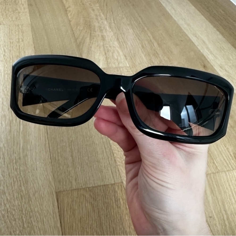 CHANEL Black Rectangular Logo Crystal Sunglasses - Picture 4 of 5
